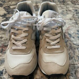 Women’s new balance sneakers size 10